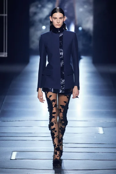Look 25